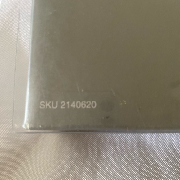 Pier 1 imports 2 sets of place card holders Christmas bulbs 12 total/24 cards - Picture 3 of 4